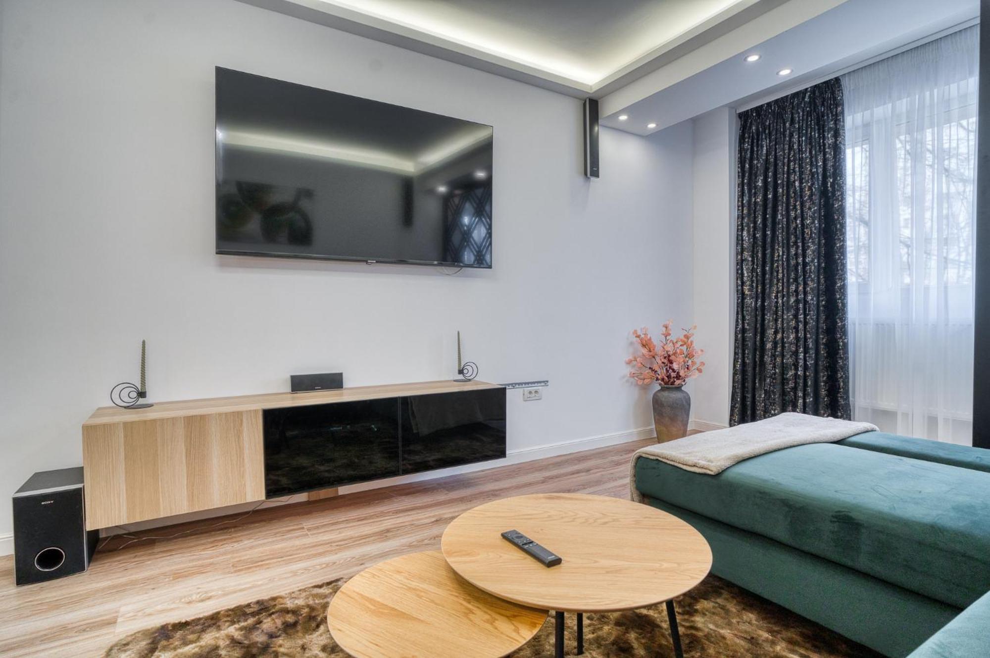 City Chic Retreat: Newly Renovated 1Br Apartment Bucharest Exterior photo