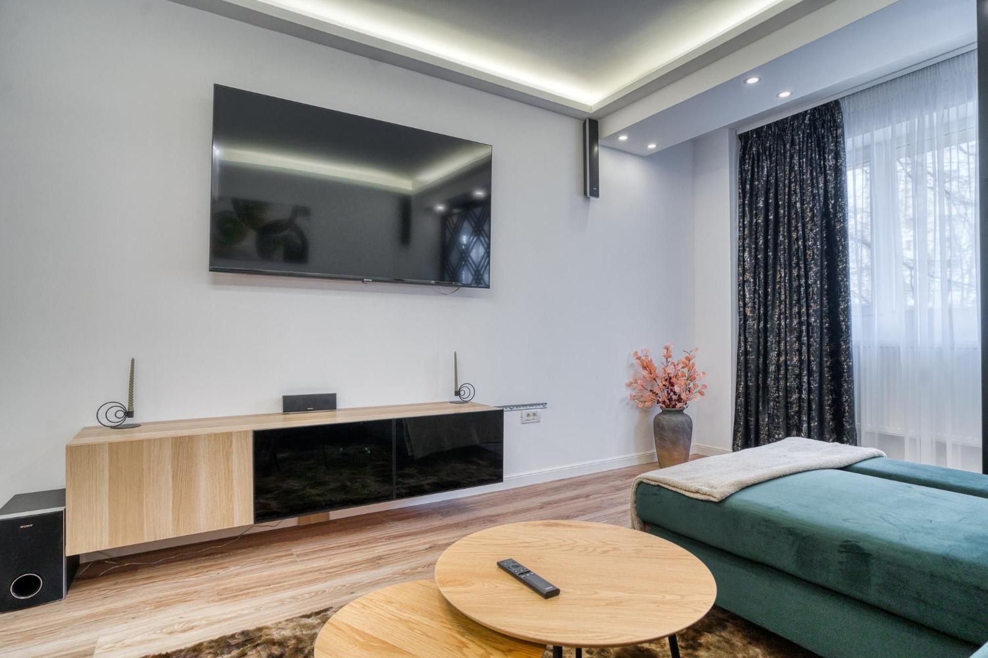 City Chic Retreat: Newly Renovated 1Br Apartment Bucharest Exterior photo